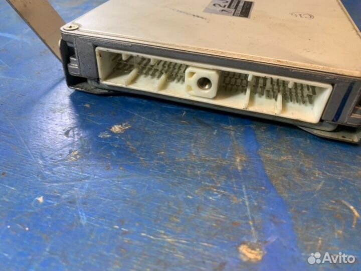 Блок управления двигателем Subaru Legacy BG EJ20D