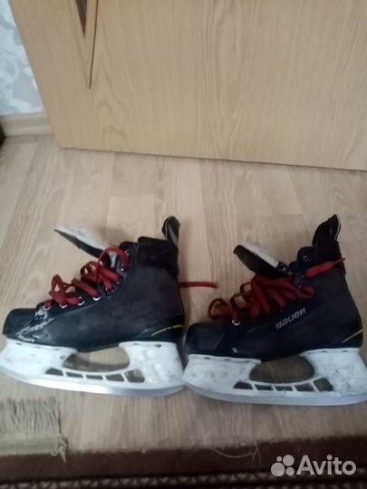 Хоккейные коньки bauer
