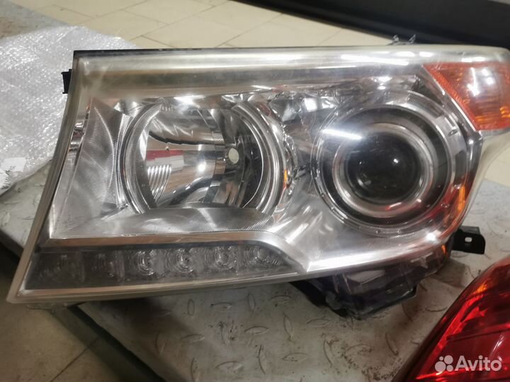 Фара toyota Land cruiser 200 L б/у