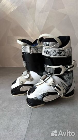 Горнолыжные ботинки atomic