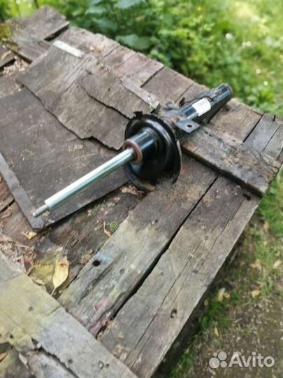 Передняя стойка амортизатора форд куга