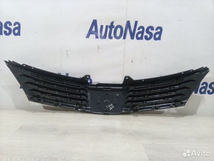 Решетка радиатора Nissan Tiida хетчбэк HR16 2008