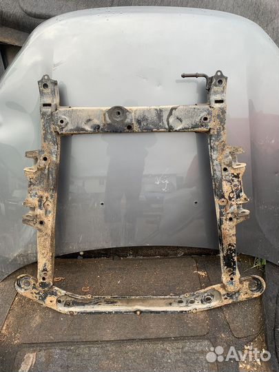 Подрамник Рено Логан