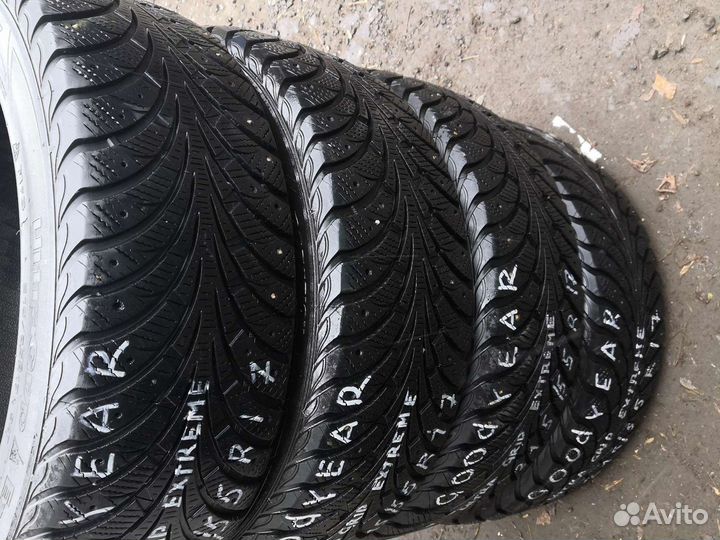 Goodyear UltraGrip Extreme 215/55 R17