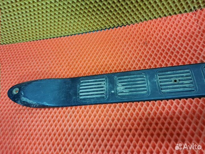 Накладка подножки Mitsubishi L200 IV