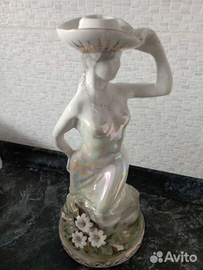Статуэтка Красивая Барышня с цветами В. Еременко