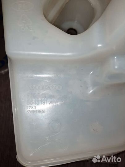 Бачок омывателя на volvo XC90