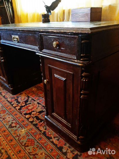 Старинный письменный двухтумбовый стол