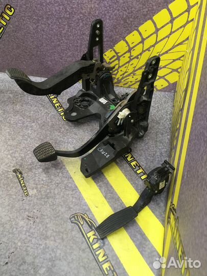 Блок педалей Шевроле Круз J300 МКПП