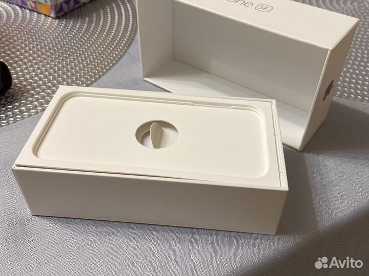 Коробка для iPhone se