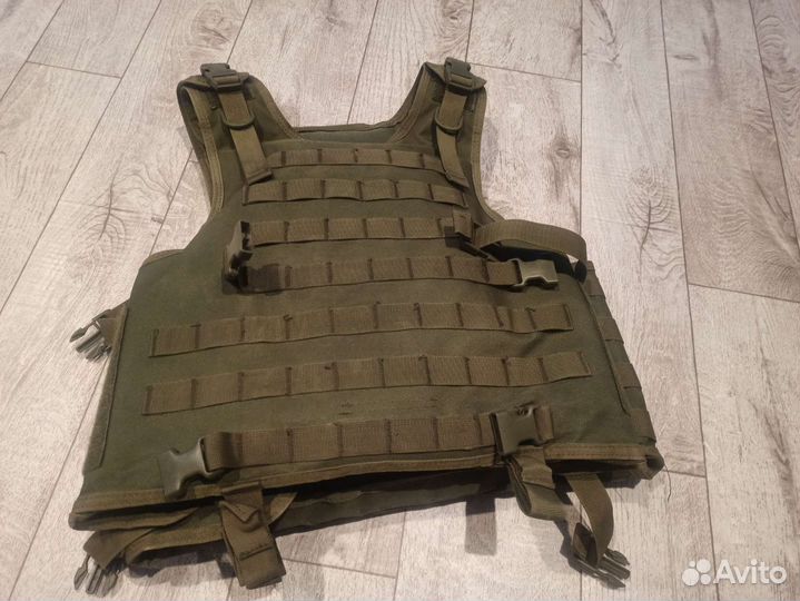 Бронежилет с плитами