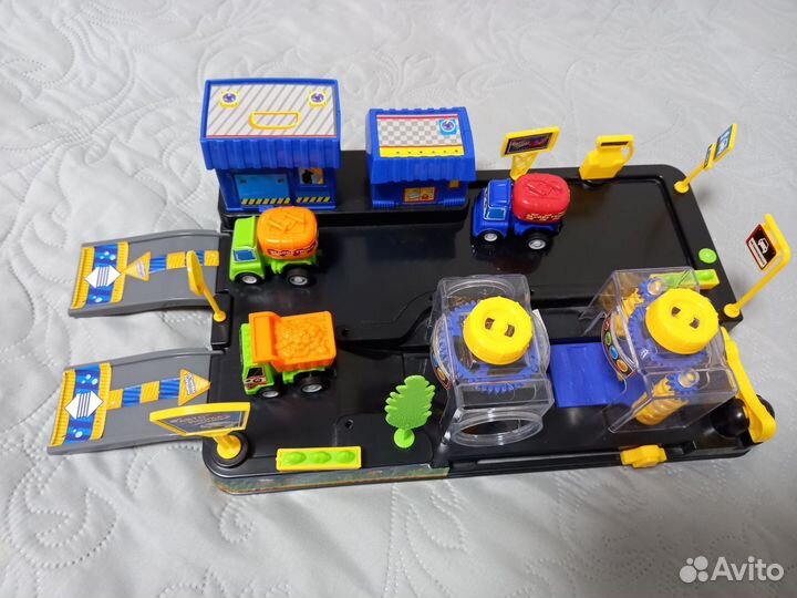 Игрушечная парковка