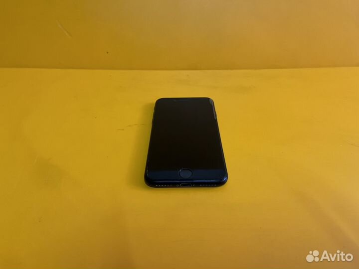 iPhone SE (2020), 64 ГБ