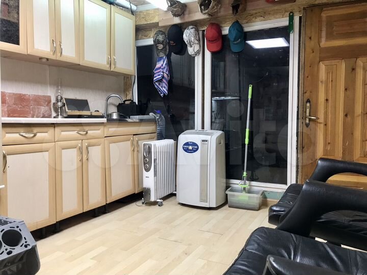 Гараж, > 30 м²