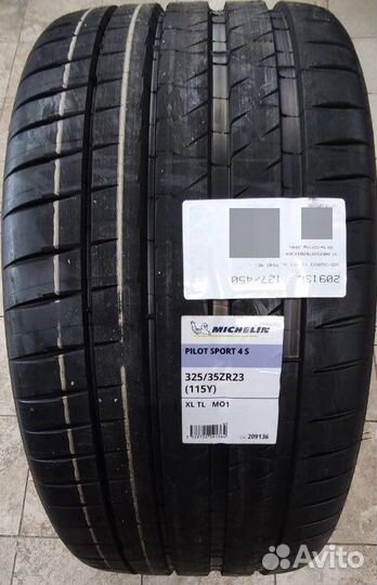 Michelin Pilot Sport 4 S 285/40 R23 и 325/35 R23 115Y