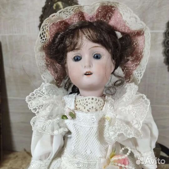 Антикваная кукла Goebel Germany