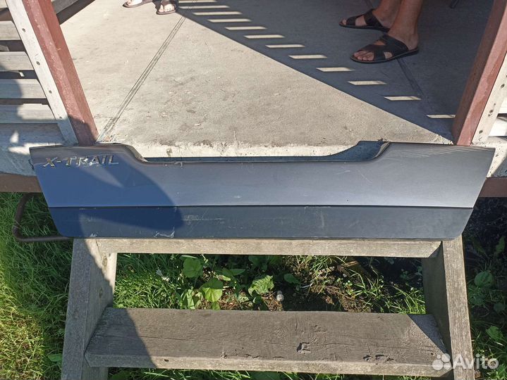 Молдинг крышки багажника Nissan X-Trail T31