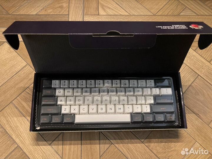 Vortex POK3R RGB V2 игровая клавиатура 60% (новая)