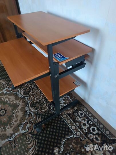 Компьютерный стол