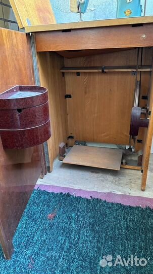 Швейная машина Чайка