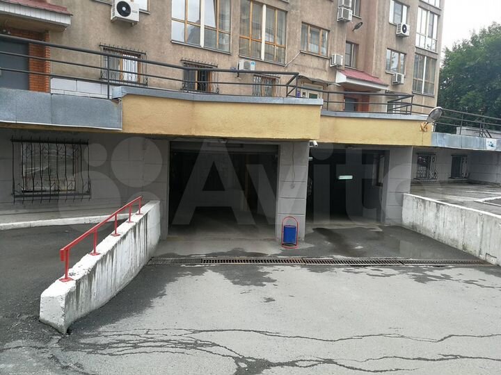 Машиноместо, 12 м²