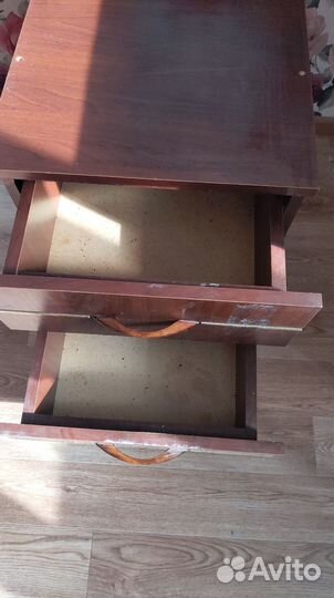 Тумбочка прикроватная