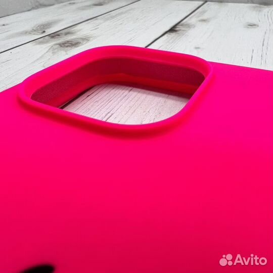 Чехлы на iPhone 14/Pro/Pro Max