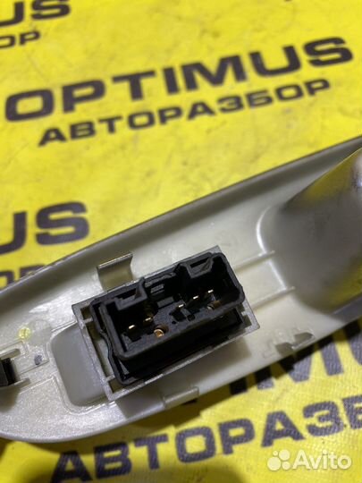 Накладка стеклоподъемника задний правый Lifan X50