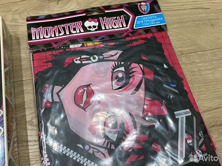 Атрибутика Monster High монстер хай