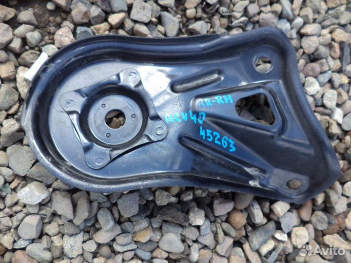 Кронштейн балки двигателя задний правый Toyota