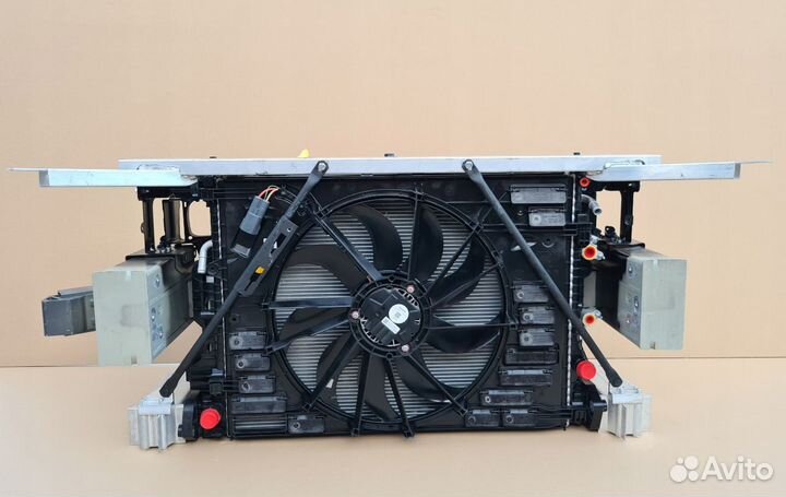 Volvo V90 II рестайлинг телевизор