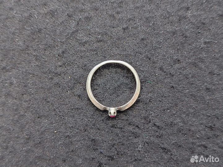 Кольцо серебряное со вставкой размер 17,5