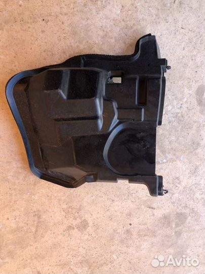 Дефлектор радиатора правый Lехus rх450h