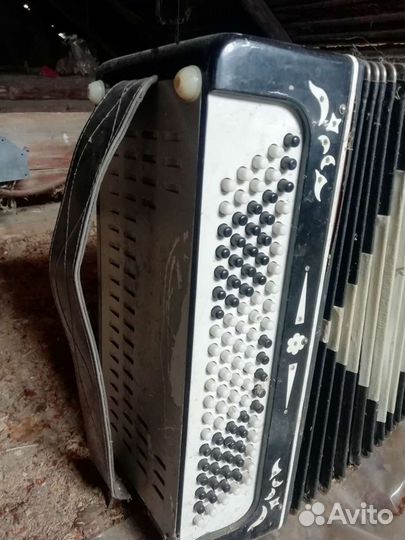 Продам боян, 2 штуки с чемоданами