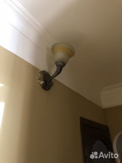 Лампа настенная