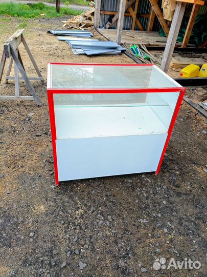 Стеклянная витрина для магазина бу