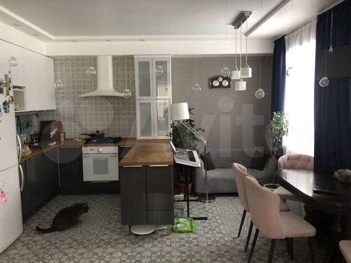 Таунхаус 200 м² на участке 5 сот.