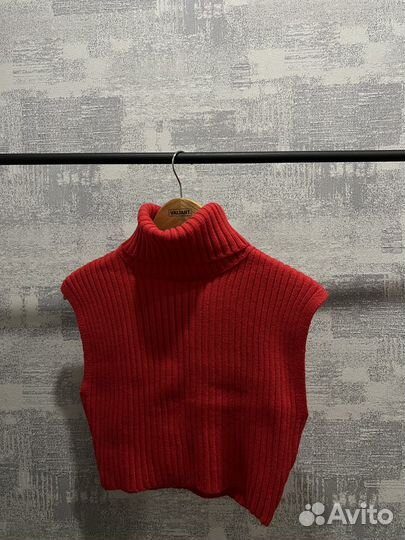 Жилетка женская вязаная