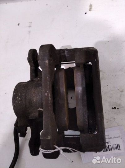 Суппорт тормозной передний правый Bmw 118 E81