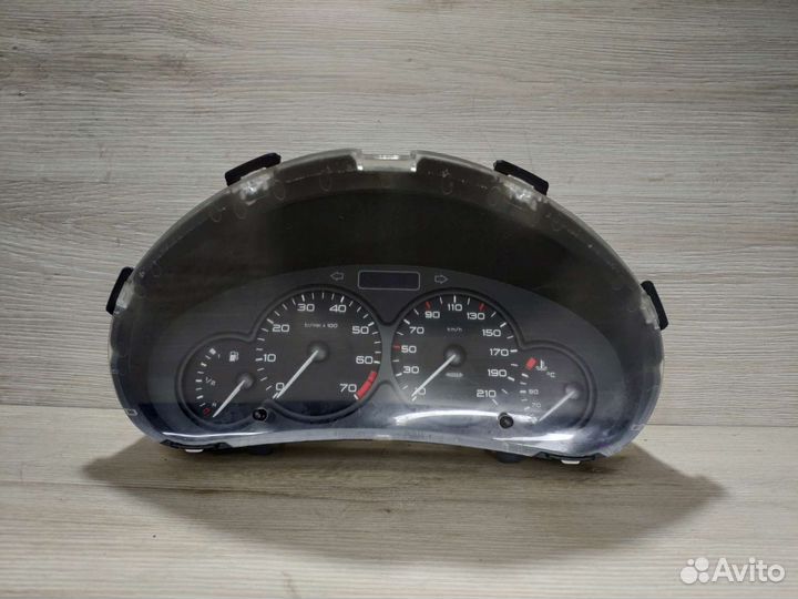 Панель приборов Пежо 206 МКПП