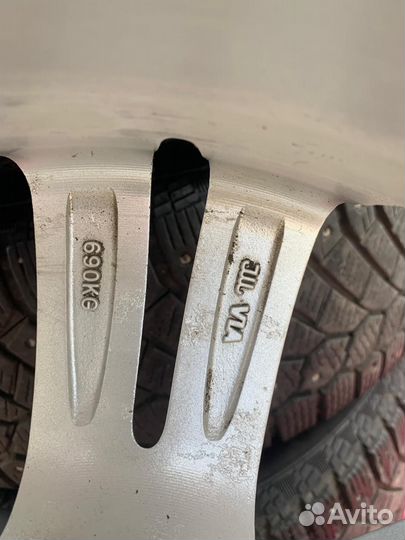 Continental Conti4x4IceContact 215/65 R16