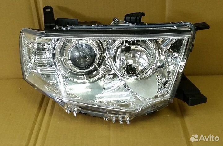 Фара правая Mitsubishi L200