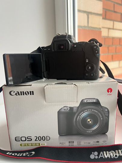 Фотоаппарат Canon eos 200d