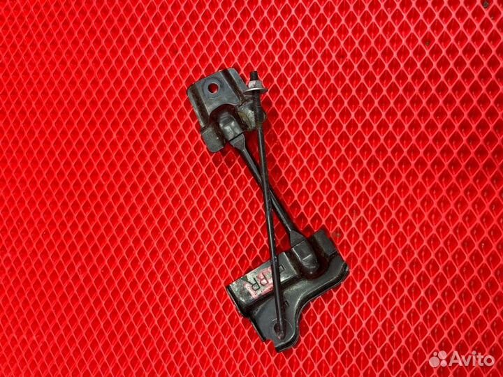 Крепление аккумулятора Toyota Roomy M900A 1KR-FE