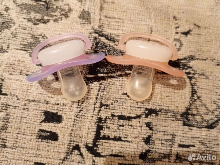 Соски пустышки светиться в темноте