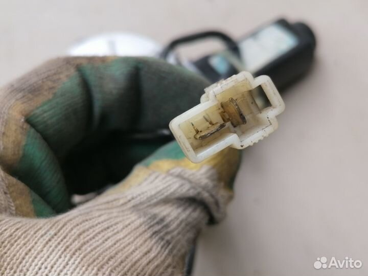 Стеклоподъемник передний Kia Sephia 1993-97