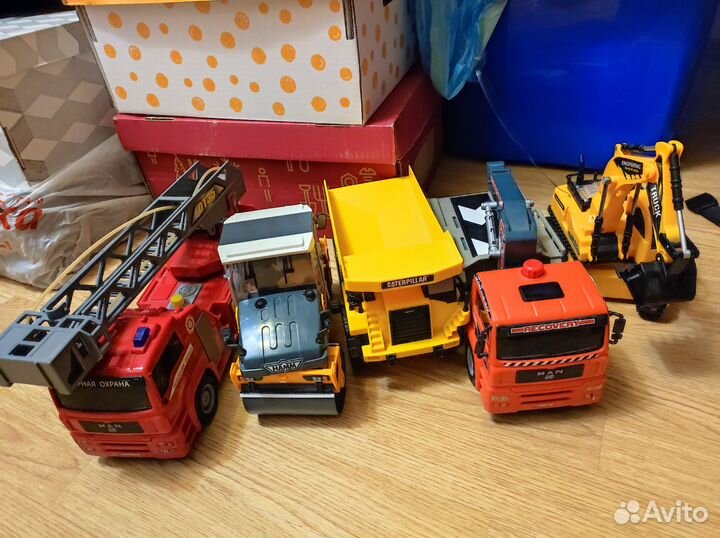 Машинки для мальчика игрушки