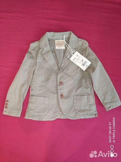 Пиджак для мальчика новый