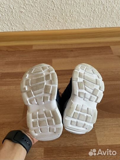 Кроссовки 20