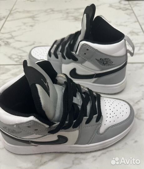 Кроссовки nike air jordan детские 33